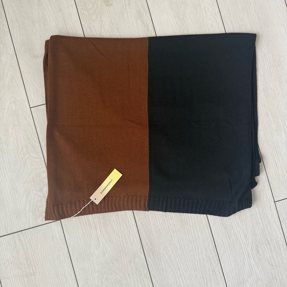 NWT Women’s Summersalt Two Toned Scarf - Picture 2 of 6